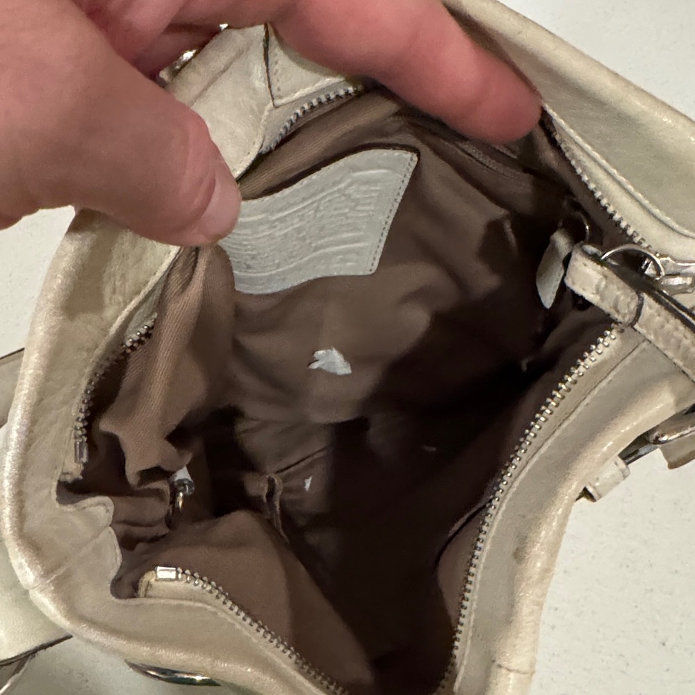 Coach Off-White Leather Shoulder Bag - Picture 5 of 6